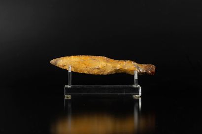 Knife with foliated blade and diamond-shaped...