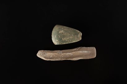 Lot including a polished axe with straight...