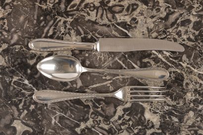 Série de couverts en argent, frise géométrique:...