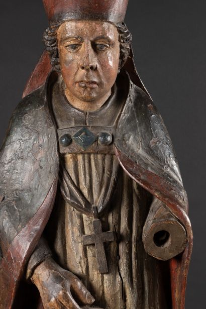 Saint Evêque en châtaignier sculpté et polychromé....