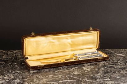 Ensemble en argent: paire de dessous de bouteille...