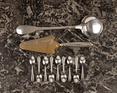 Ensemble en argent: louche (209 g - 800/1000),...