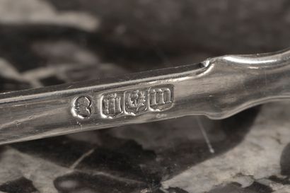 Ensemble en argent étranger: porte-toast...