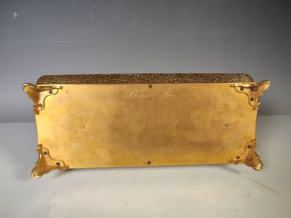 Coffret rectangulaire en bronze doré à décor...