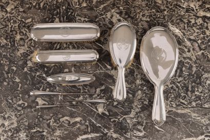 Garniture de toilette 8 pièces en argent...