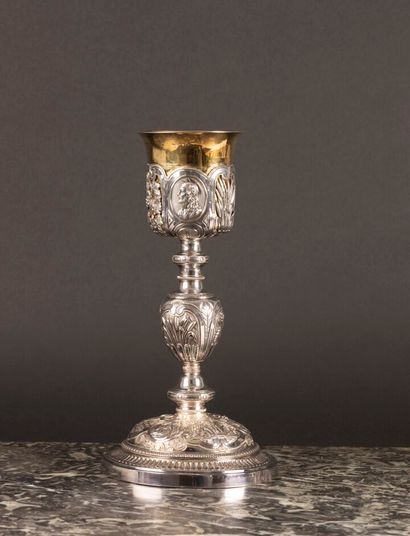 Calice en argent et vermeil, riche décor...