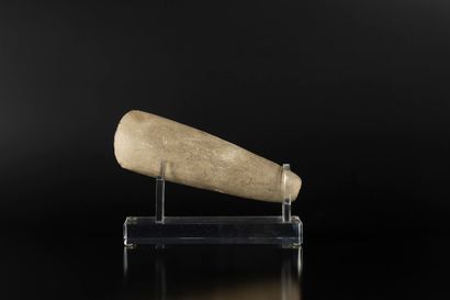 Polished axe with flattened heel
Grey stone....