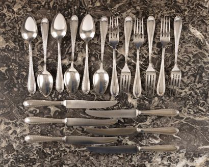 Série de couverts en argent, frise géométrique:...