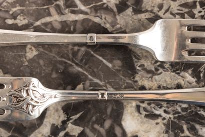 7 fourchettes en argent, modèle Secession....