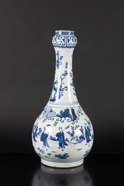 CHINE - Vers 1900
Vase de forme 'suantouping'...