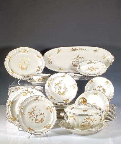 BERNARDAUD, LIMOGES, distribué par Christofle
Service...