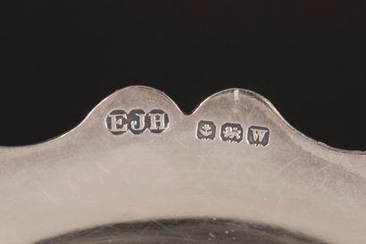 Ensemble en argent étranger: porte-toast...