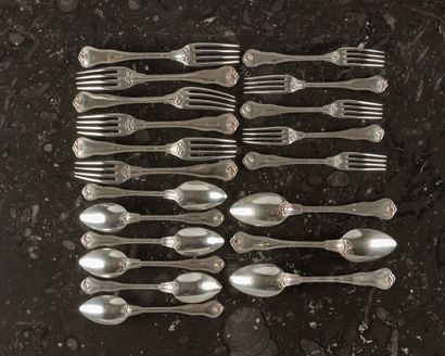 Ensemble de couverts en argent, modèle à...