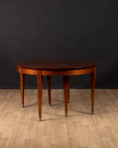 Table ronde en acajou et placage d'acajou,...
