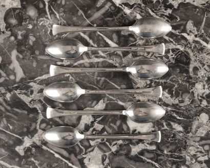 Ensemble en argent: paire de dessous de bouteille...