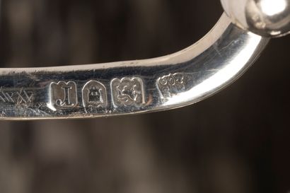 Ensemble en argent étranger: porte-toast...