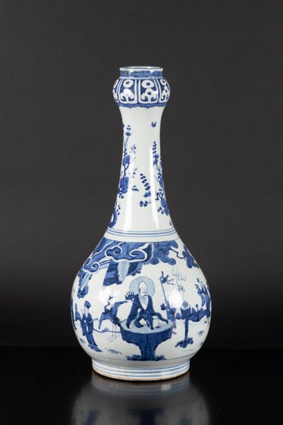 CHINE - Vers 1900
Vase de forme 'suantouping'...