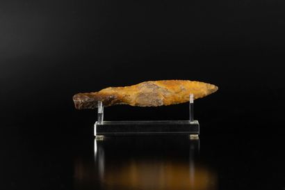 Knife with foliated blade and diamond-shaped...