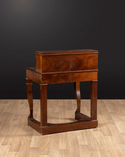 Bureau à gradin en acajou et placage d'acajou,...