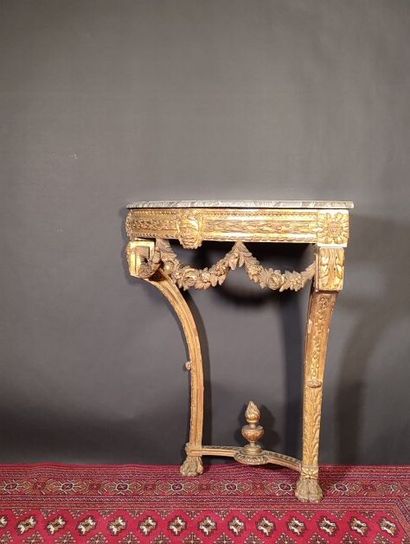 Corner console in wood and gilded stucco...