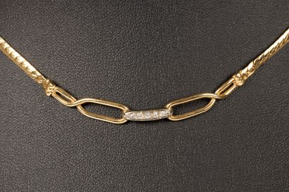 Semi rigid necklace in yellow gold 18K 750...