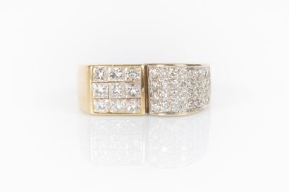 Bague de style Tank en or jaune et gris 18K...