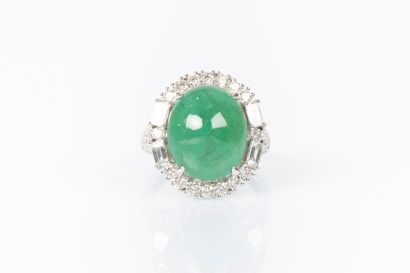 Bague en or blanc 750°/.(18K) 8g40 ornée...