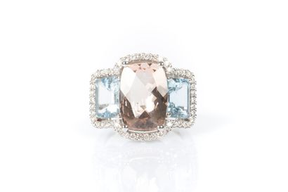 Importante Bague de style Art Déco en or...