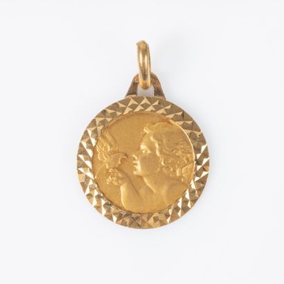 Pendentif en or jaune 18K 750 millièmes au...