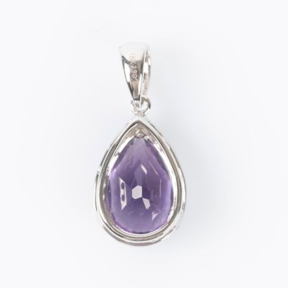 Pendentif Poire en or blanc 750°/.(18K) 1g...