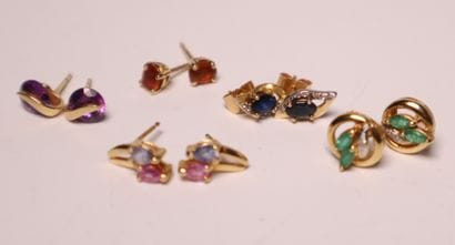 Set of 5 pairs of ear studs (missing fasteners)....