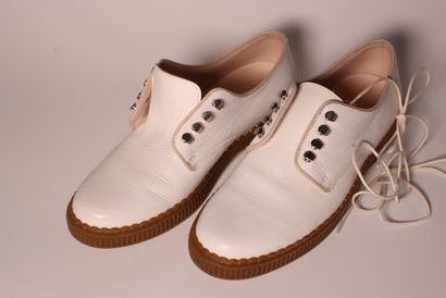 PARABOOT. Paire de derbies en cuir grainé...