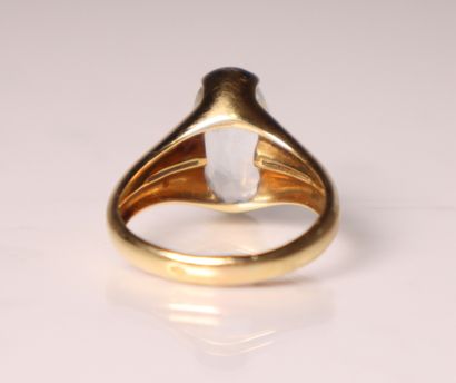Yellow gold ring with an aquamarine. TDD...