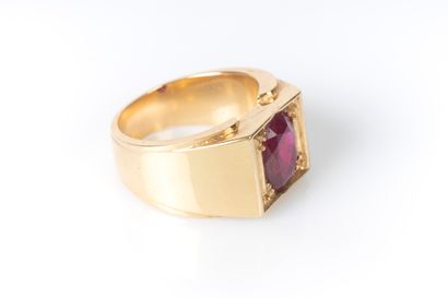 Ring in yellow gold 18K 750 thousandth set...