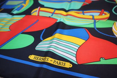 HERMES Paris. Carré en soie 