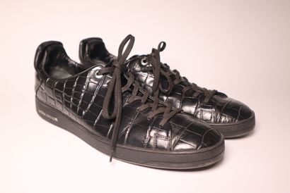 Louis VUITTON. Paire de sneakers imitation...