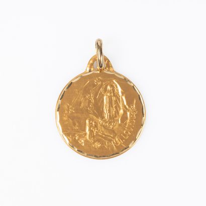 AUGISPendant in yellow gold 18K 750 thousandths...