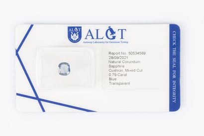 Saphir bleu sur papier. 0,79 carat. Cert...
