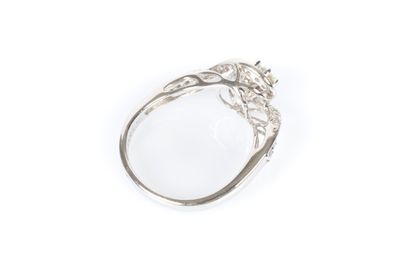 Bague or blanc 750°/.(18K) 4g05, sertie d'un...