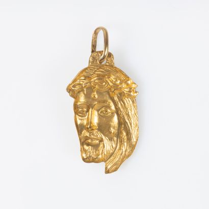Pendentif en or jaune 18K 750 millièmes présentant...