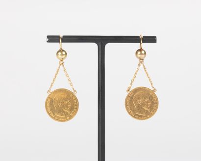 Pair of yellow gold 18K 750 thousandth surmounted...