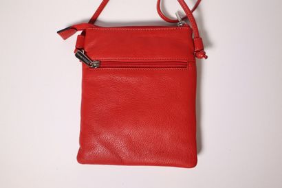 EXAGONA. Sac pochette en cuir rouge. Dust...