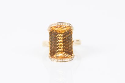 Yellow gold ring 750°/.(18K) 8g80 set with...