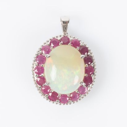 Pendentif en or blanc 750°/.(18K) 5g65 orné...