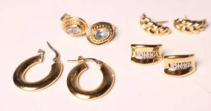 Set of 4 pair of earrings (missing fasteners)....