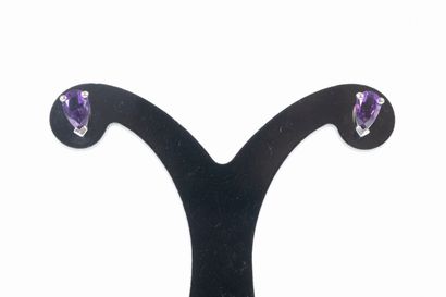 Paire de boutons d'oreilles poires en or...