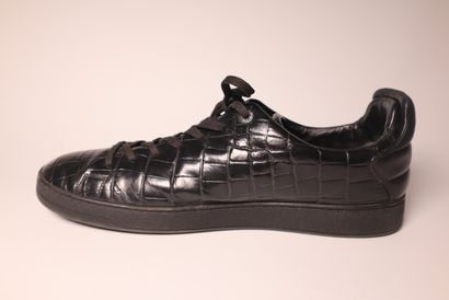 Louis VUITTON. Paire de sneakers imitation...