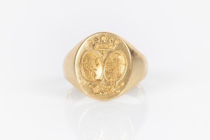 Bague chevalière en or jaune 18K 750 millièmes...