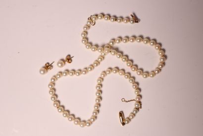 Collier et paire de boutons d'oreilles, perles...