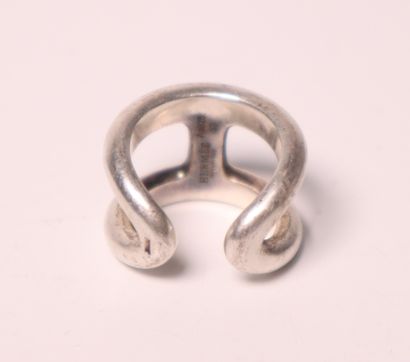 HERMES. Bague en argent modèle 